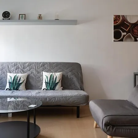 Prime Avant Bgc Location Apartments By Ph Staycation Manila Exterior photo