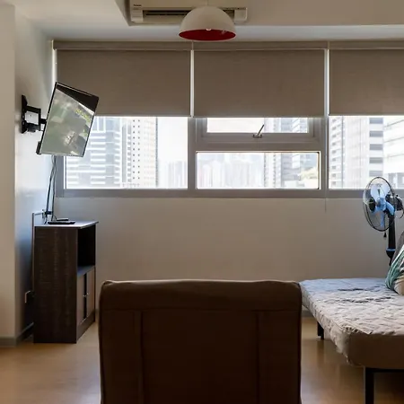 Prime Avant Bgc Location Apartments By Ph Staycation Manila Exterior photo