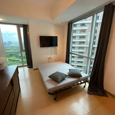 Prime Avant Bgc Location Apartments By Ph Staycation Manila Exterior photo