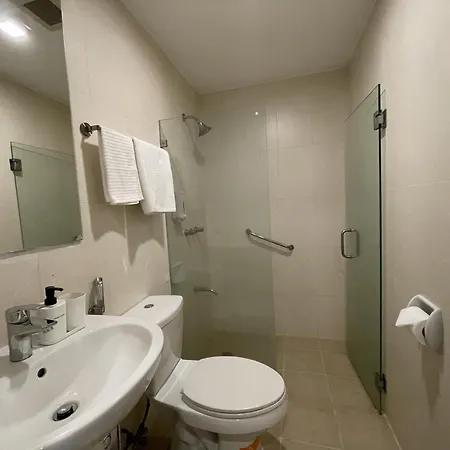 Prime Avant Bgc Location Apartments By Ph Staycation Manila Exterior photo
