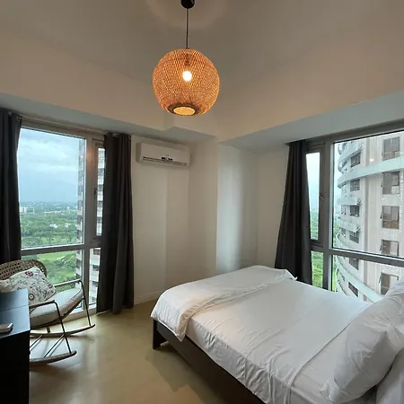 Prime Avant Bgc Location Apartments By Ph Staycation Manila Exterior photo